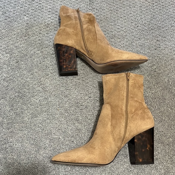 Ann Taylor Kady Faux Suede Tortoise Block Heel Booties Tan 10 - Picture 2 of 10